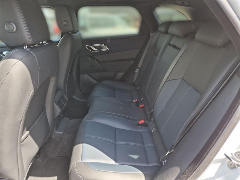 Land Rover Range Rover Velar 2,0 D200 AWD SE - fotka 10 z 19