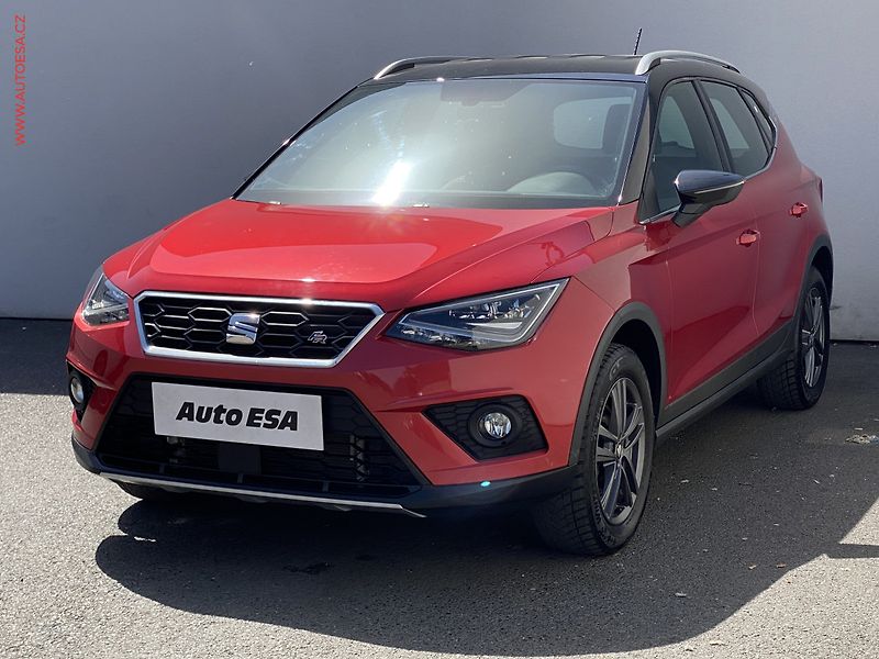 Seat Arona (2018) 1.5 TSi, FR, +ALU, LED - fotka 3 z 18