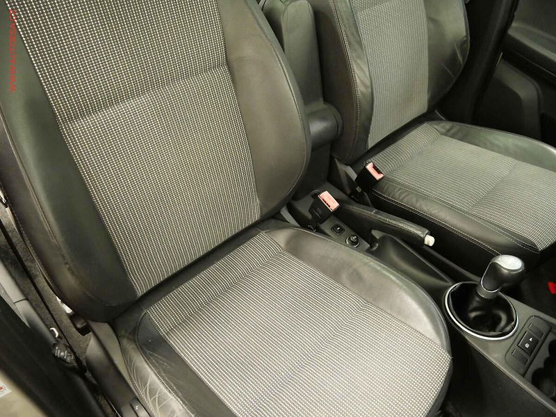 Škoda Roomster (2006) 1.4i, Panor, AC - fotka 11 z 19