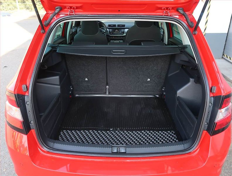 Škoda Fabia (2018) Style 1.0 TSI, ČR,1.maj - fotka 13 z 25