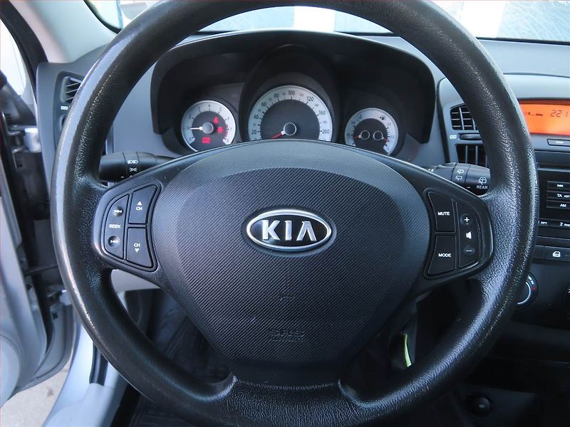 Kia Ceed (2008) 1.4 CVVT, po STK, dobrý stav - fotka 14 z 15