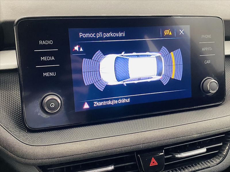 Škoda Fabia 1,0 TSI 70kW Ambition - fotka 12 z 23