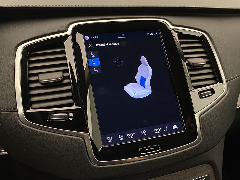 Volvo XC90 B5 AWD DARK PLUS AUT CZ 7m - fotka 65 z 67
