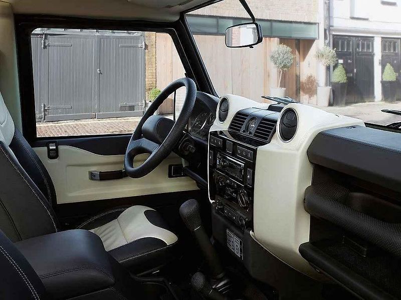 Land Rover Defender Adventure.