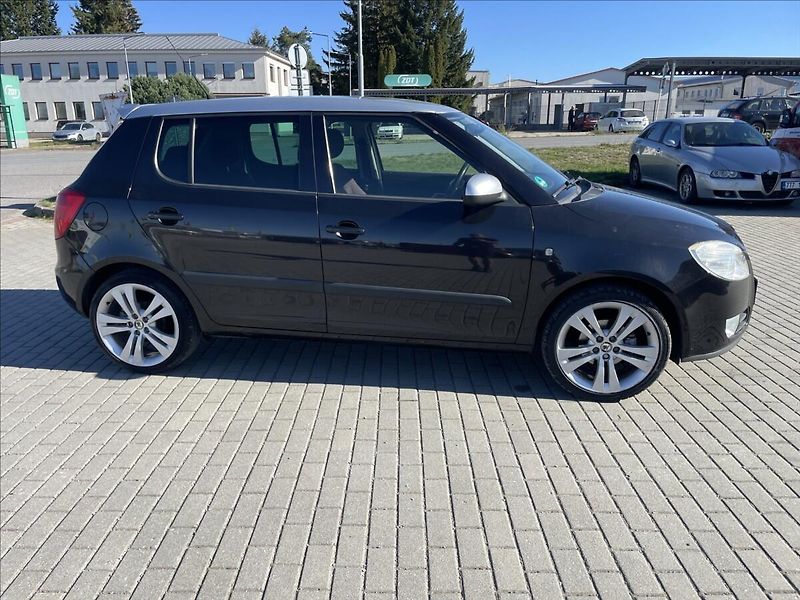 Škoda Fabia 1,4 i 16V 63kw Sportline Klima - fotka 40 z 42