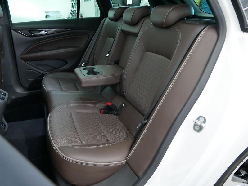 Opel Insignia - fotka 25 z 27