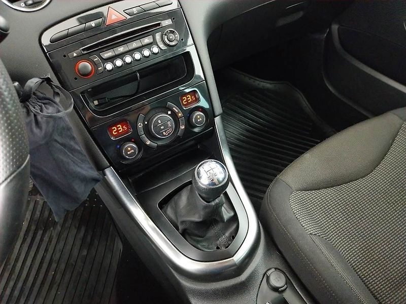Peugeot 308 (2013) 1.6 VTi, Serv.kniha, Tempomat - fotka 13 z 17