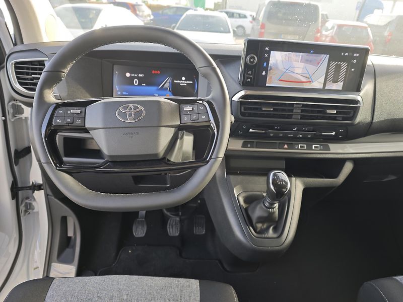 Toyota ProAce Verso (2024) 2.0D - 6 MT 144 L1 Family 8s - fotka 12 z 13