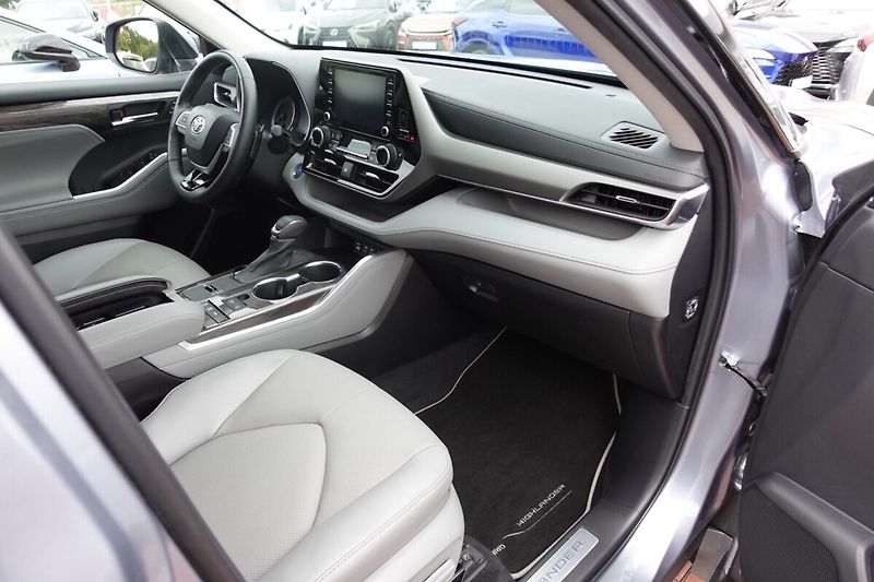 Toyota Highlander 2,5HSD Prestige 4x4 - fotka 14 z 34