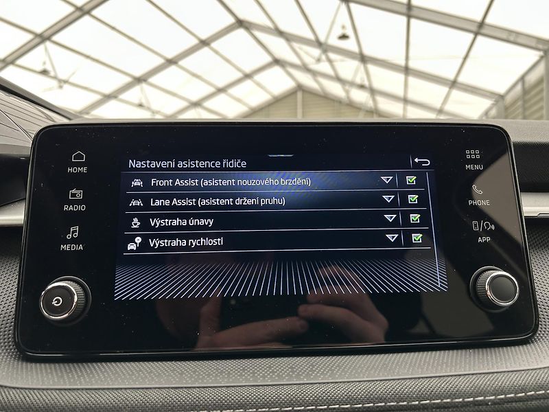 Škoda Fabia 1.0 TSI Top selection - fotka 10 z 27