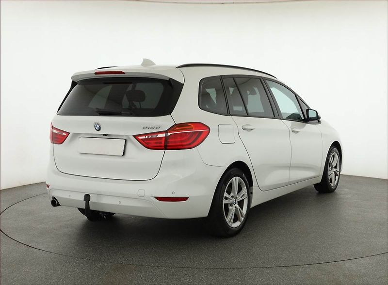 BMW Řada 2 (2019) 218d Gran Tourer, Serv.kniha - fotka 5 z 17