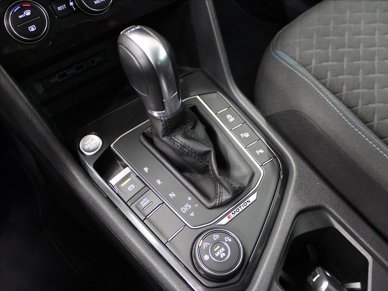 Volkswagen Tiguan 2,0 TSi 140 KW, LED, DSG, 4 Mo - fotka 25 z 30