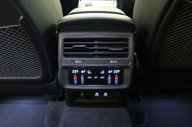 Audi Q7 (2022) S -Line 50TDI HD Matrix - fotka 44 z 50
