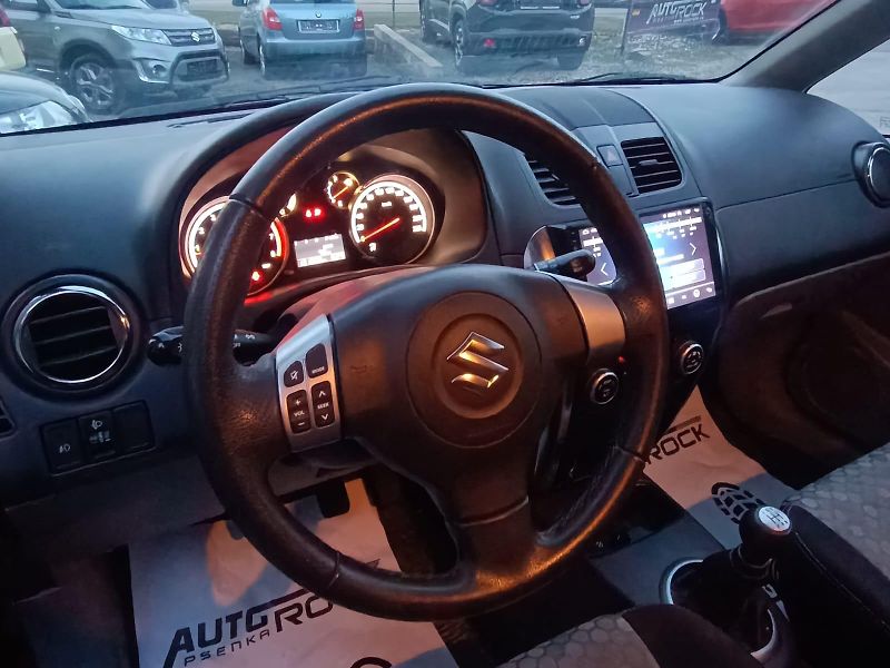 Suzuki SX4 1,6VVTi/88kW, 4x4, model 2013 - fotka 6 z 11