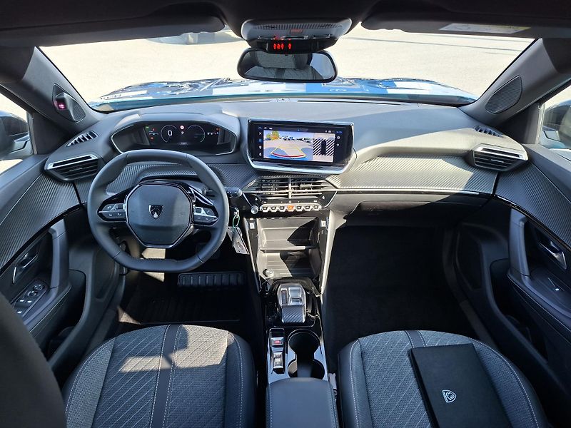 Peugeot 2008 (2026) Allure Hybrid 145 e-DCS6 - fotka 8 z 10