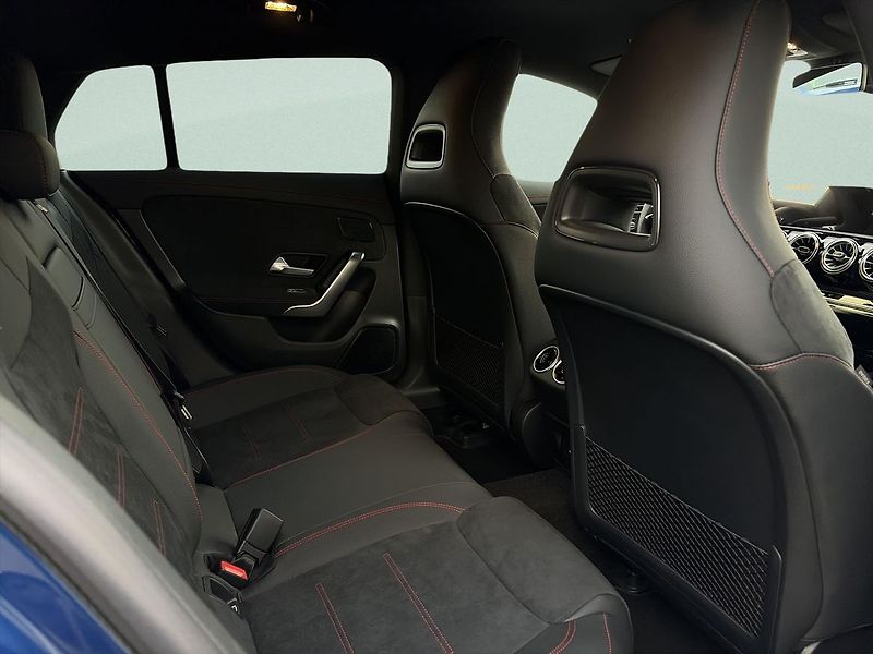Mercedes-Benz CLA 200 d Shooting Brake AMG Style - fotka 14 z 15