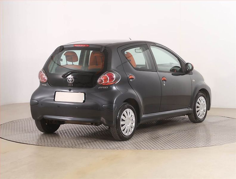 Toyota Aygo (2012) 1.0 VVT-i, Park. senzory - fotka 5 z 14