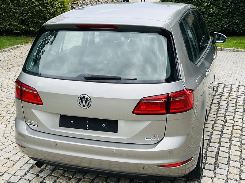 Volkswagen Golf Sportsvan 1.6TDI MANUÁL SENZORY TEMPOMAT - fotka 13 z 40