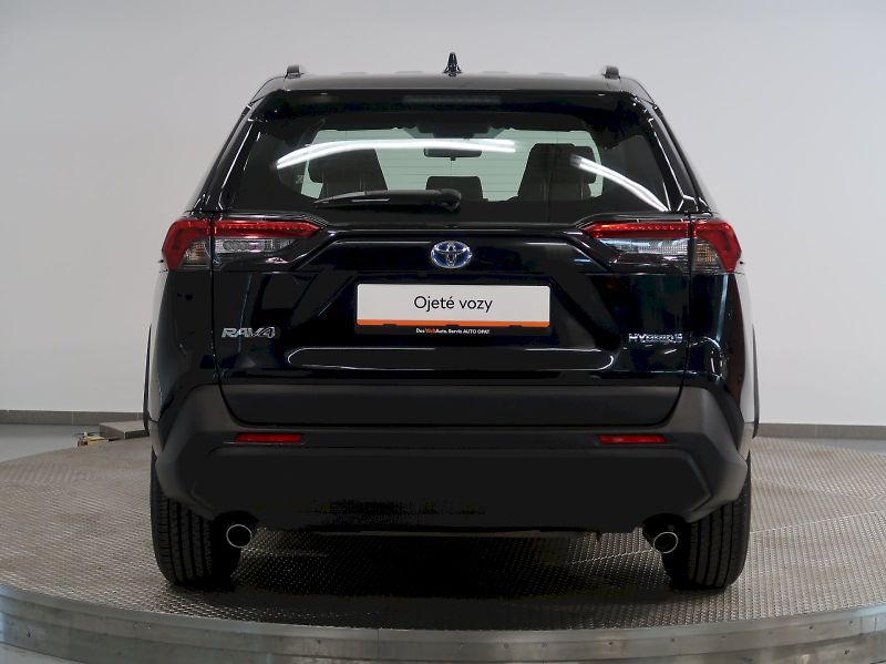 Toyota RAV4 (2021) ACTIVE 2.5 HYBRID 131KW - fotka 9 z 32