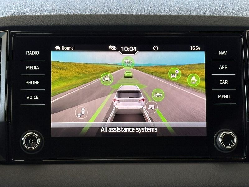 Škoda Karoq DSG 1,5TSi 110kW SportLine - fotka 14 z 24