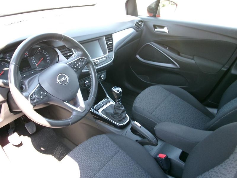 Opel Crossland (2022) 1.2 81kW KOUPENO .ČR,1.MAJITEL - fotka 9 z 14