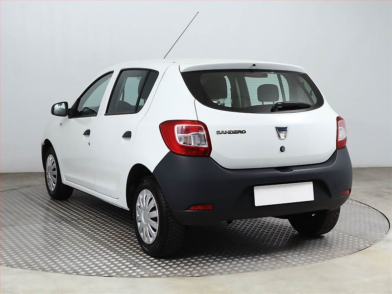 Dacia Sandero (2015) 1.2 16V - fotka 4 z 11
