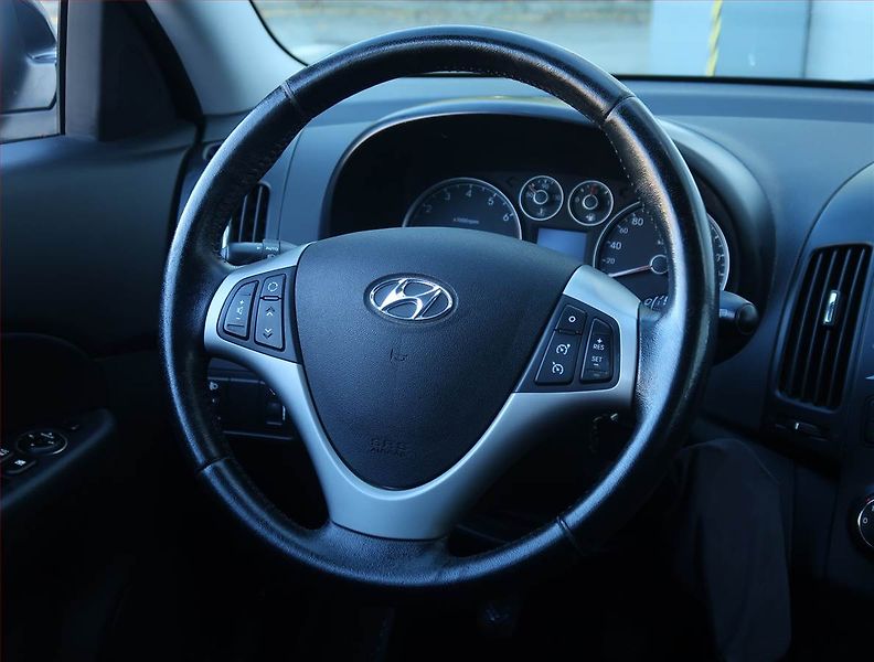 Hyundai i30 (2011) 1.4 CVVT, po STK, levný provoz - fotka 18 z 18