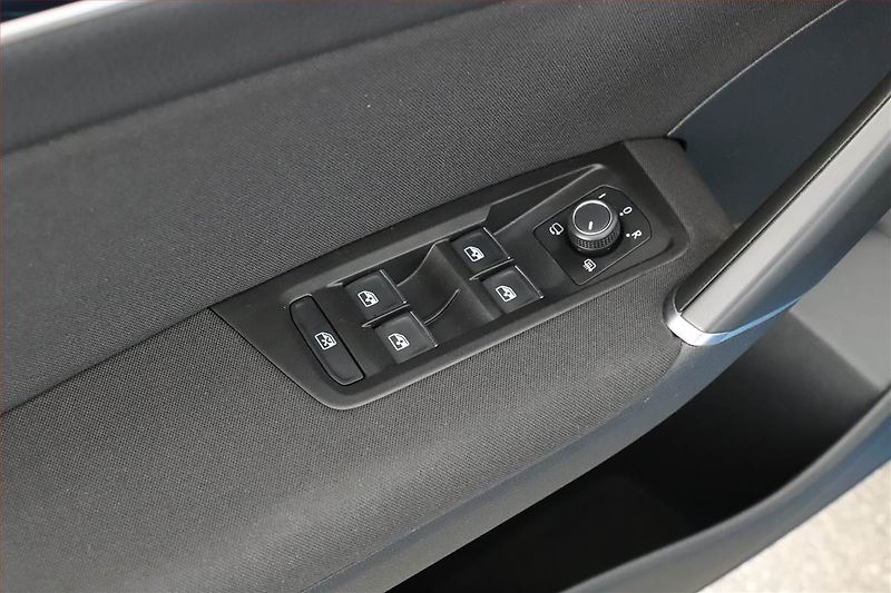 Volkswagen Touran (2020) Highline 2.0 TDI - fotka 15 z 15