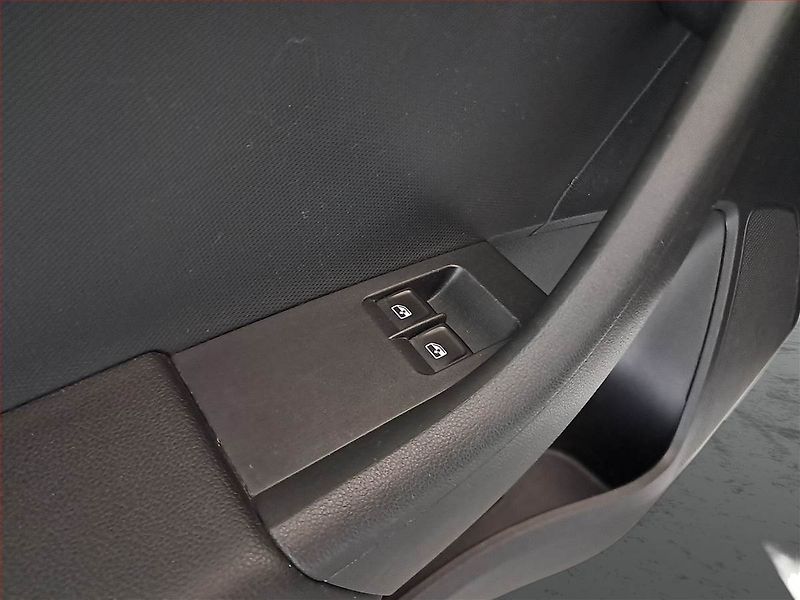 Škoda Rapid (2015) Ambition 1.2 TSI - fotka 15 z 15