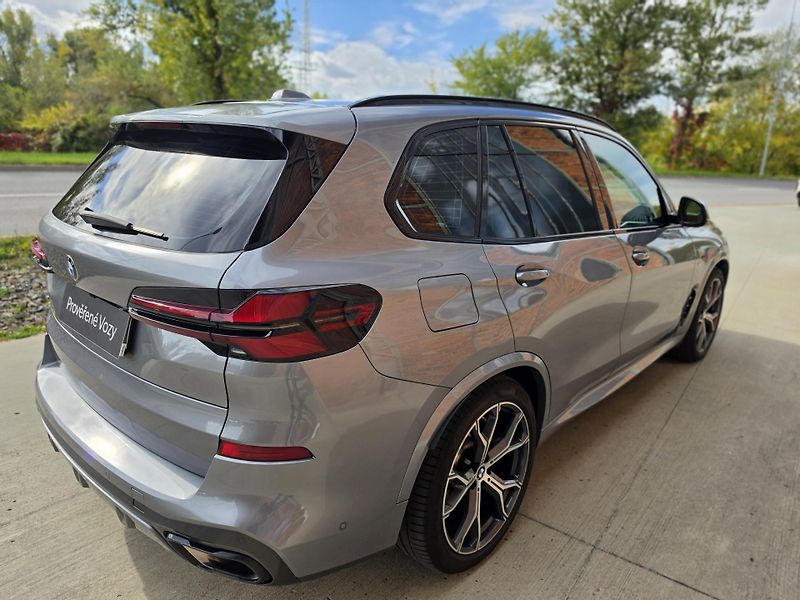 BMW X5 (2024) xDrive 30d M PAKET - fotka 5 z 22