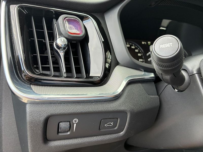 Volvo V60 (2020) 2.0D,140KW,BLIS,ACC,MATRIX,DPH - fotka 22 z 26