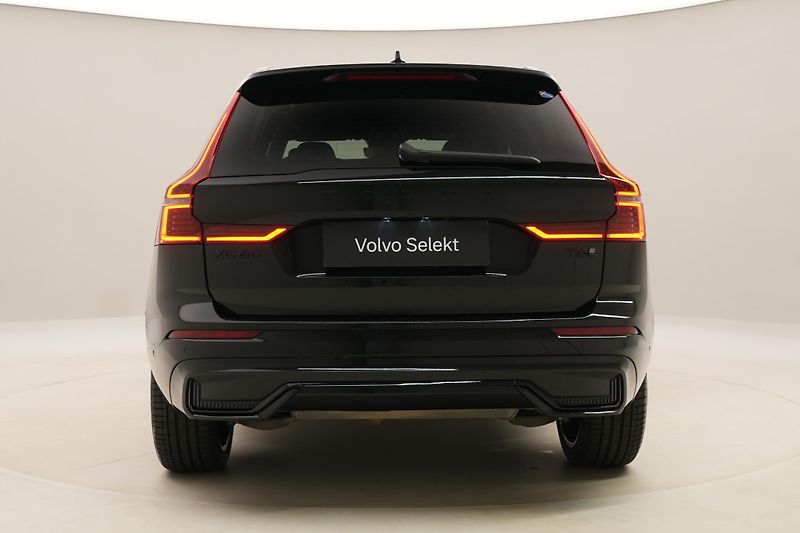 Volvo XC60 T6 AWD RECHARGE BLACK EDITION - fotka 12 z 61