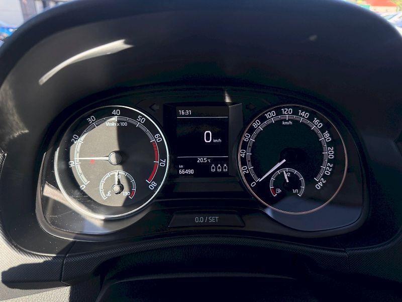 Škoda Fabia (2021) 1.0 TSI 70 kW Ambition - fotka 21 z 21
