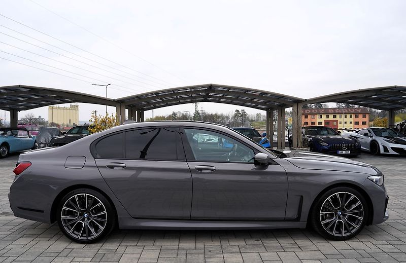 BMW Řada 7 730d xDrive/Mpaket/9AT/Lasery - fotka 7 z 47