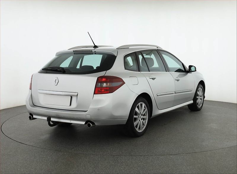 Renault Laguna (2011) 2.0 DCi, po STK, Tažné - fotka 5 z 19