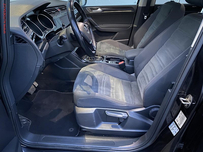 Volkswagen Touran (2018) 1.6TDi 7 míst, DSG, LED - fotka 9 z 17