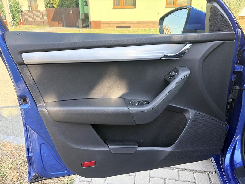 Škoda Octavia 1.5TSI TAŽNÉ - fotka 9 z 45
