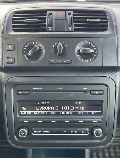 Škoda Fabia 1,2 tsi 63kW Family servisován - fotka 13 z 21
