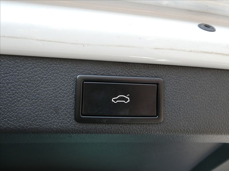 Škoda Superb 2,0 TDi 147kW SCOUT,DSG,4x4,DP - fotka 19 z 49