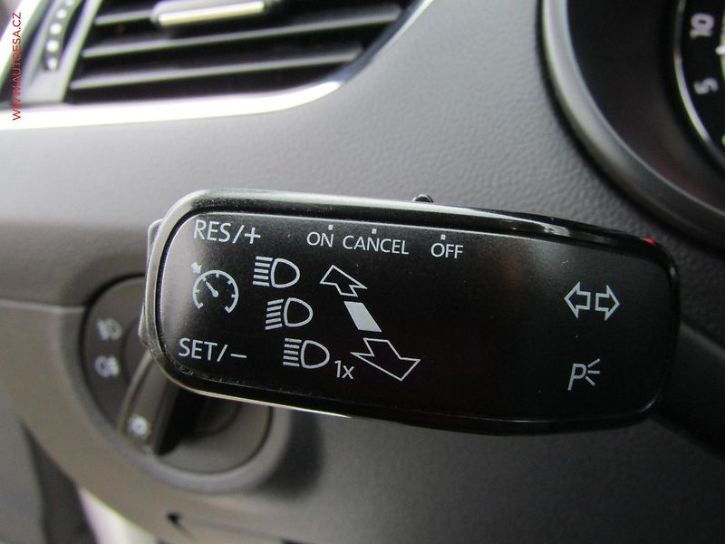 Škoda Octavia (2014) 2.0 TDi, ČR, RS, DSG, bixen - fotka 14 z 17