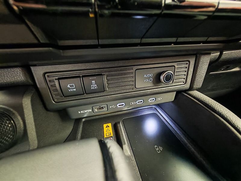 Toyota Land Cruiser 2.8L Diesel Executive 4x4 - fotka 39 z 48