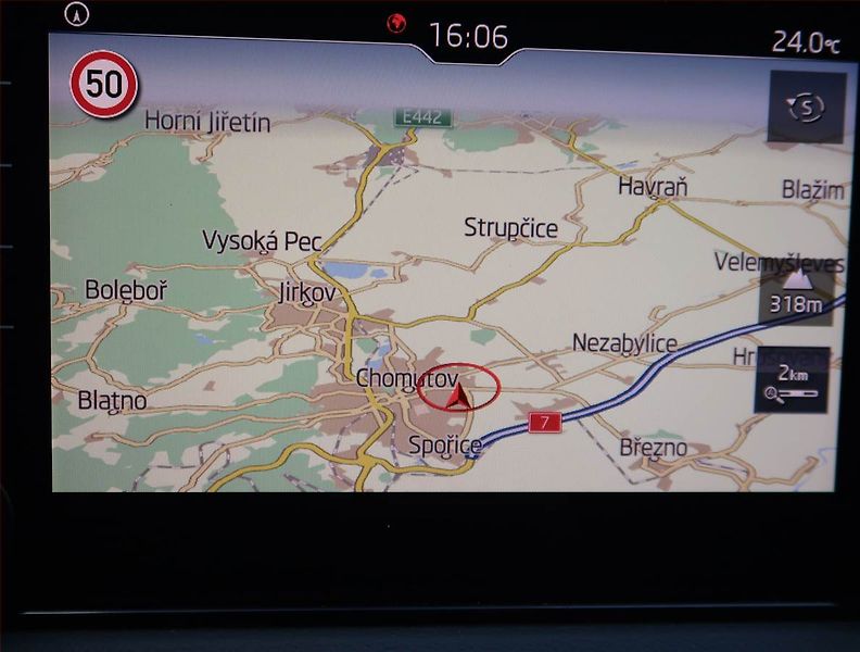 Škoda Karoq (2019) Style 1.5 TSI - fotka 16 z 17