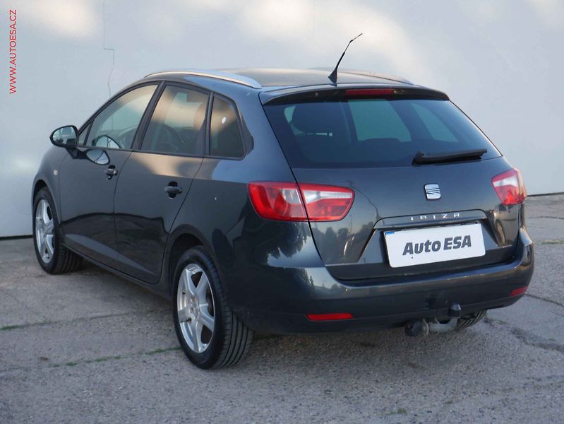Seat Ibiza (2011) 1.6 TDi, AAC, výhř.sed. - fotka 4 z 18
