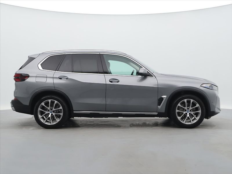 BMW X5 3,0 50e xDrive 230kW CZ DPH - fotka 8 z 38