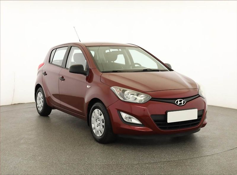 Hyundai i20 (2014) 1.2, Serv.kniha - fotka 1 z 12