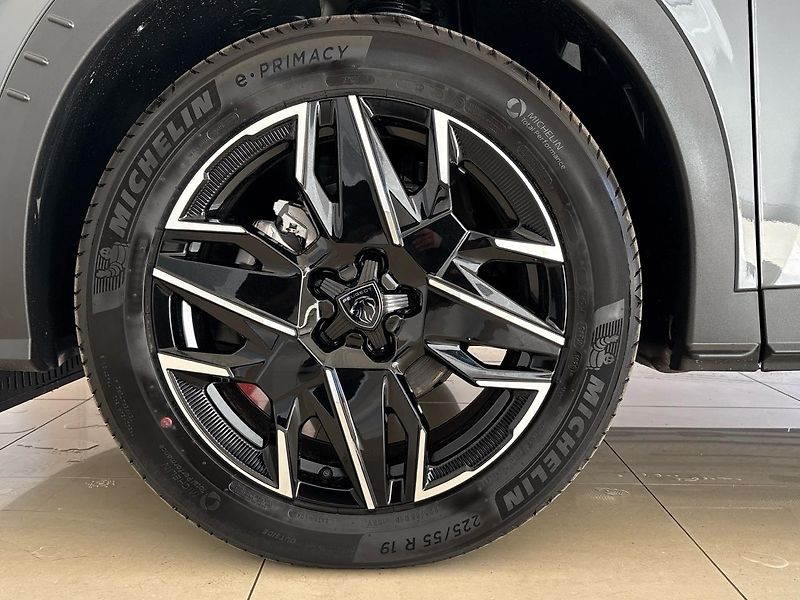 Peugeot 5008 (2026) Business Hybrid 145 e-DCS6 - fotka 8 z 42