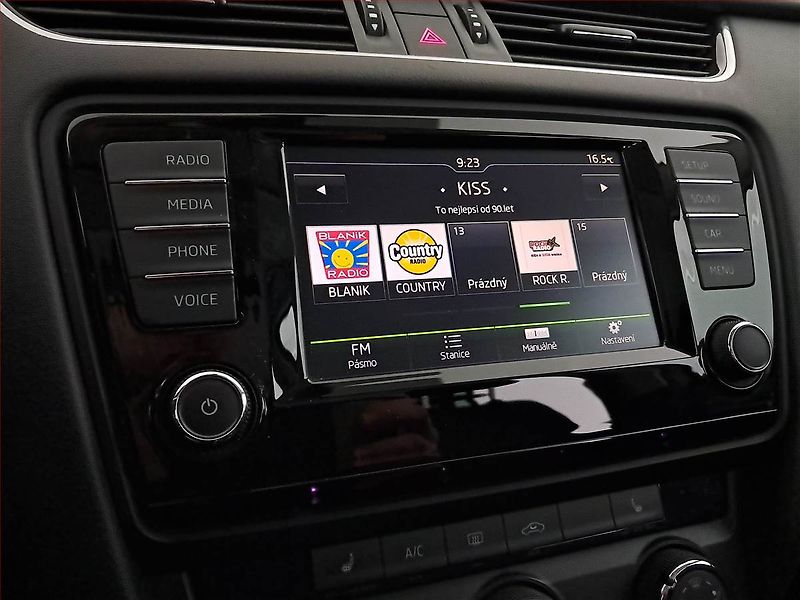 Škoda Octavia (2016) 1.6 TDI, Serv.kniha, Xenony - fotka 13 z 16