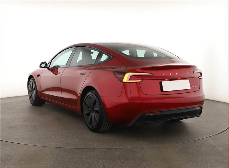 Tesla Model 3 (2023) Long Range 4WD 79kWh, SoH 95% - fotka 4 z 27