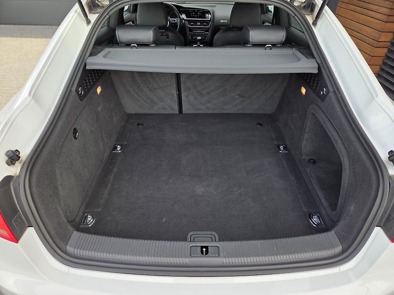 Audi A5 2,0 TDi Sportback - fotka 38 z 40