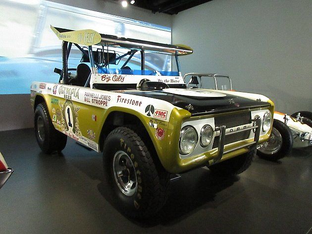 Parnelliho Ford Bronco pojmenovaný Big Oly z off-roadových závodů Baja., zdroj: Wikimedia Commons, zombieite, CC BY 2.0